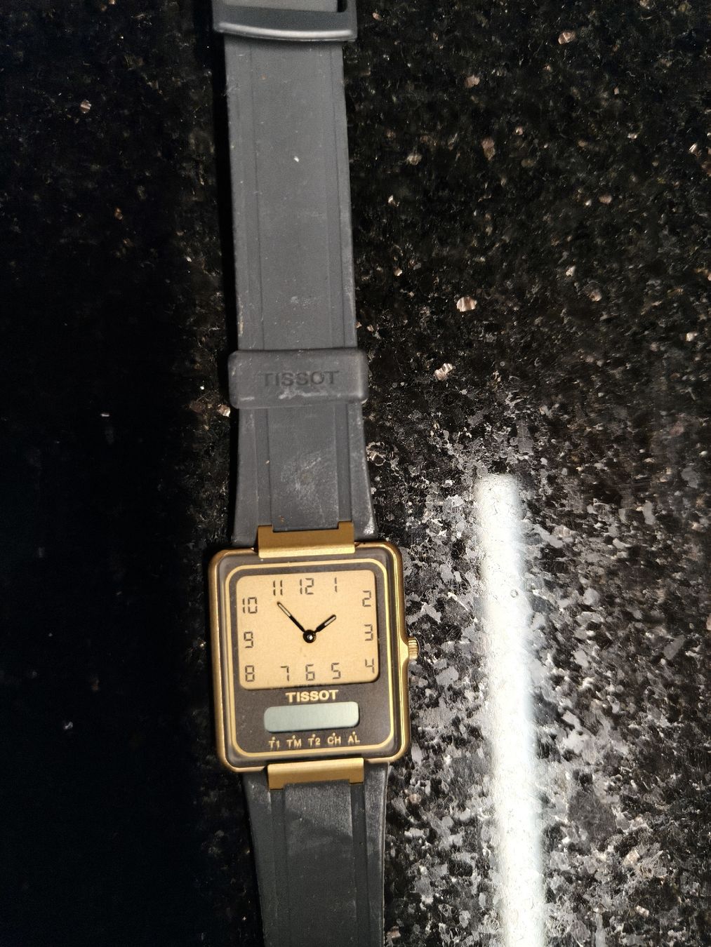 Tissot Montres: Tissot Two Timer – Défectueux à Luzern par FelixKurll