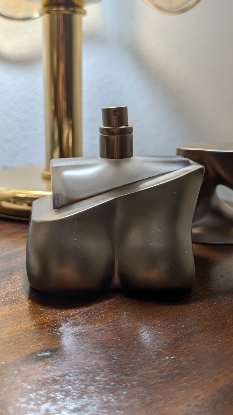 Parfums & Eau de Toilette: Billie Eilish - Eilish Parfum  – D'occasion à Basel par ste_7xq6 1