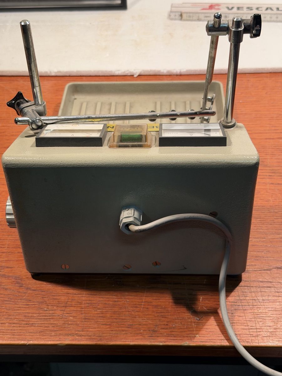 Mesurer: Bergeon Volt Amperemeter Teststand gebraucht – D'occasion à Lausanne par artnouveau04 4