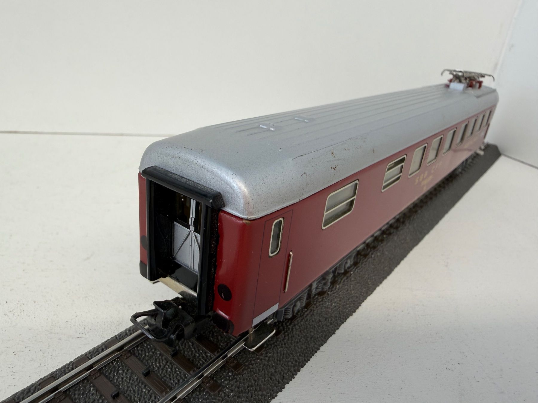 Märklin Modelleisenbahnen: 4068 Märklin Speisewagen der SBB – Gebraucht aus Büsserach von ModellbahnDepot 4