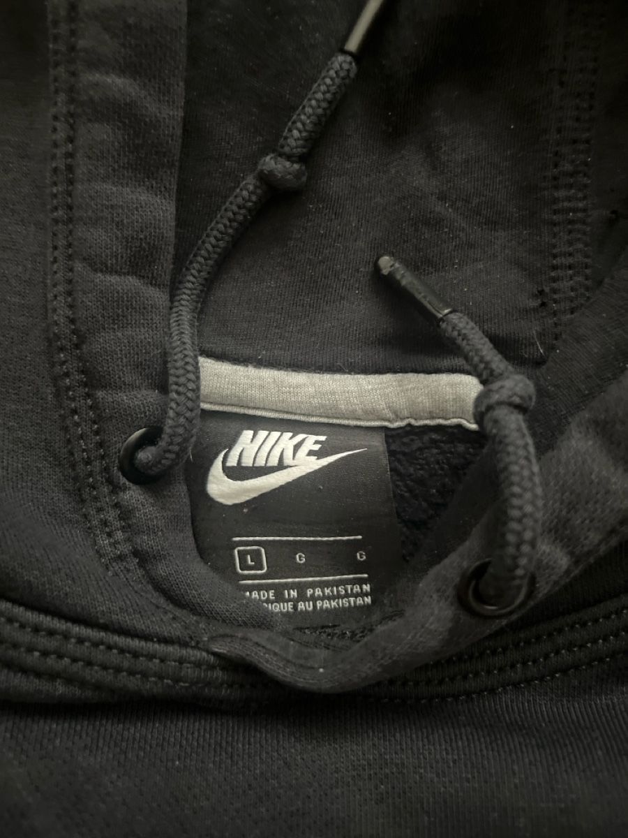 Nike Maglioni & Felpe: Nike Hoodie Schwarz Gr L – Usato da Luzern venduto da lou_p8qb 1