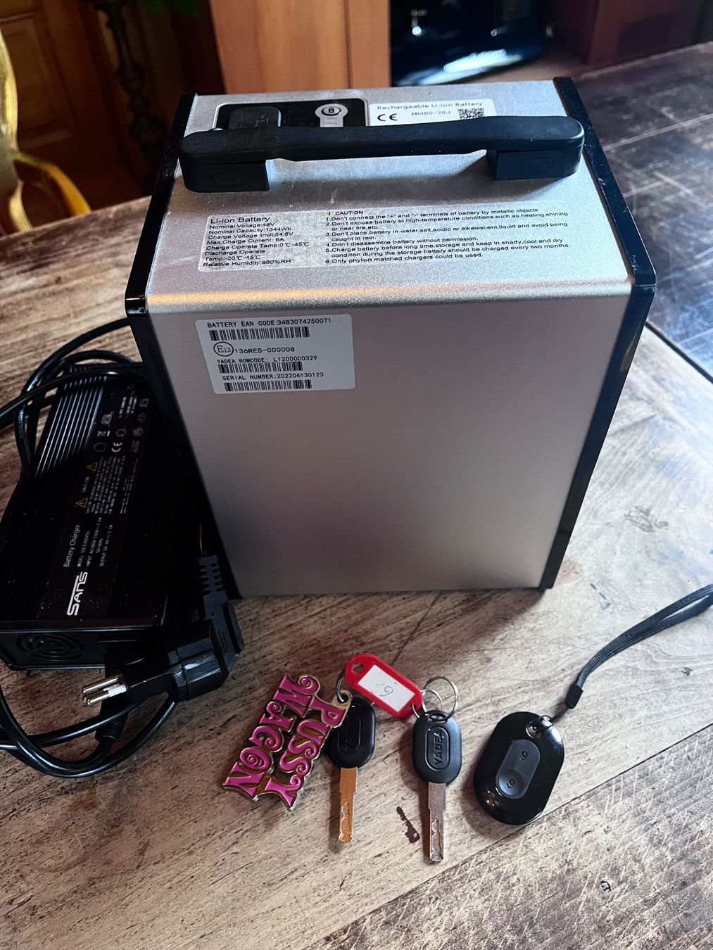 Yadea Scooters: Top E-Töffli / Elektroroller Yadea mit Case und 2 Batterien! – Gebraucht aus Bühler von Ravioli5 6