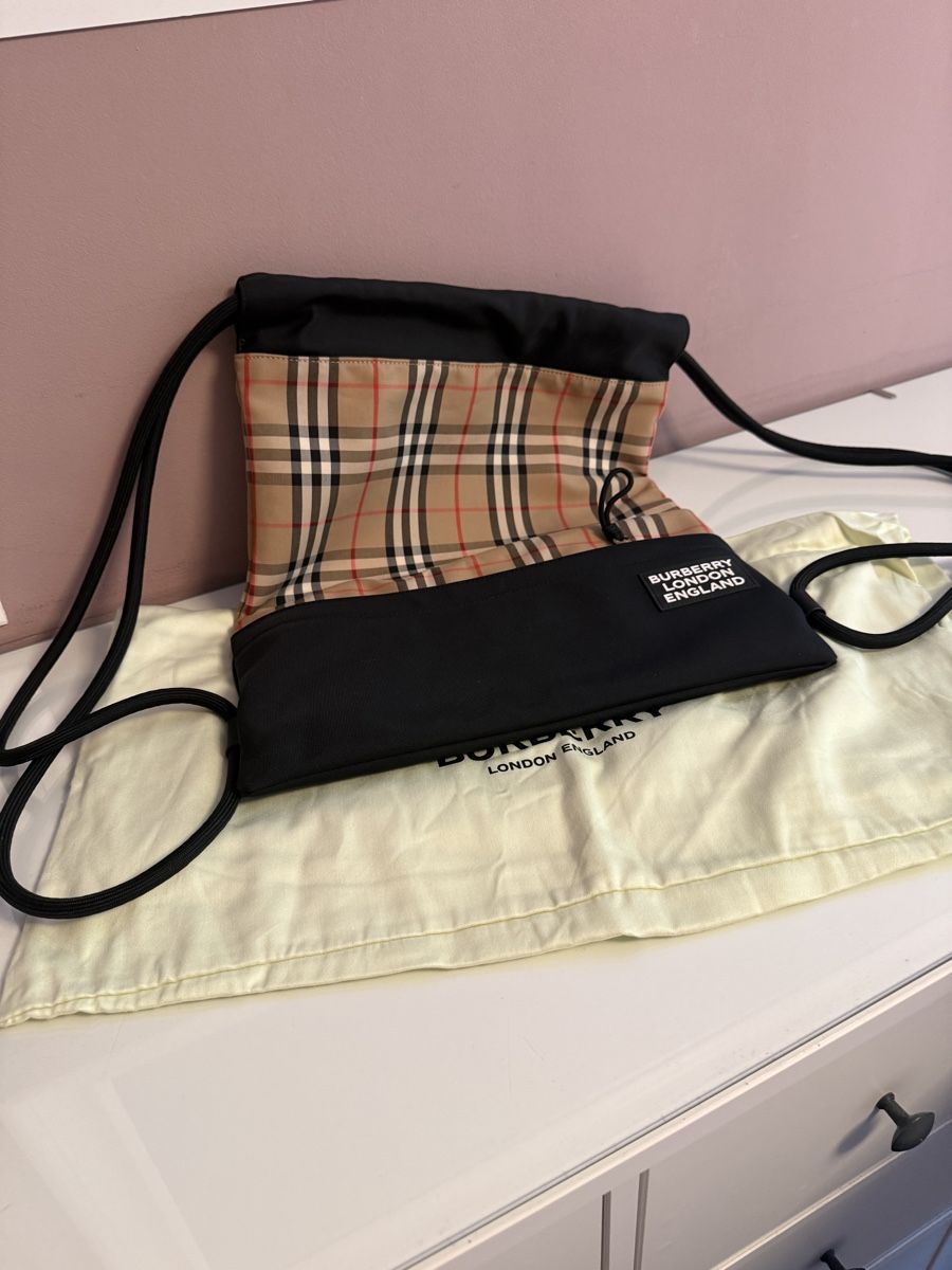 Burberry Rucksäcke: Burberry  Beutel schwarz Karo – Neu (gemäss Beschreibung) aus Horgen von Pezi8810