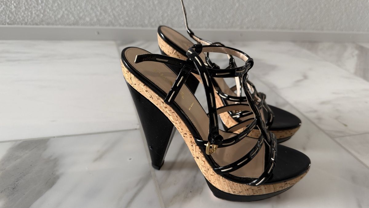 Prada Scarpe da donna: Prada Lackleder Sandalen, Schwarz, Grösse 39 – Usato da Horw venduto da TripleJay 2