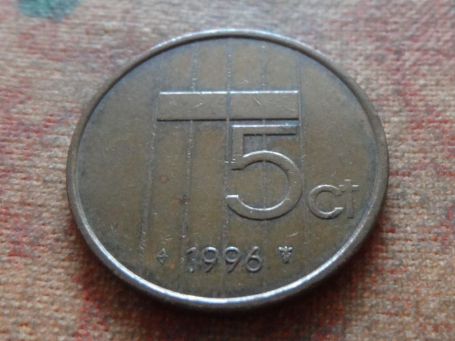 Tutti le monete: PAYS-BAS  Nederland  5  Cent  1996 – Usato da Romanel-sur-Lausanne venduto da Swift13