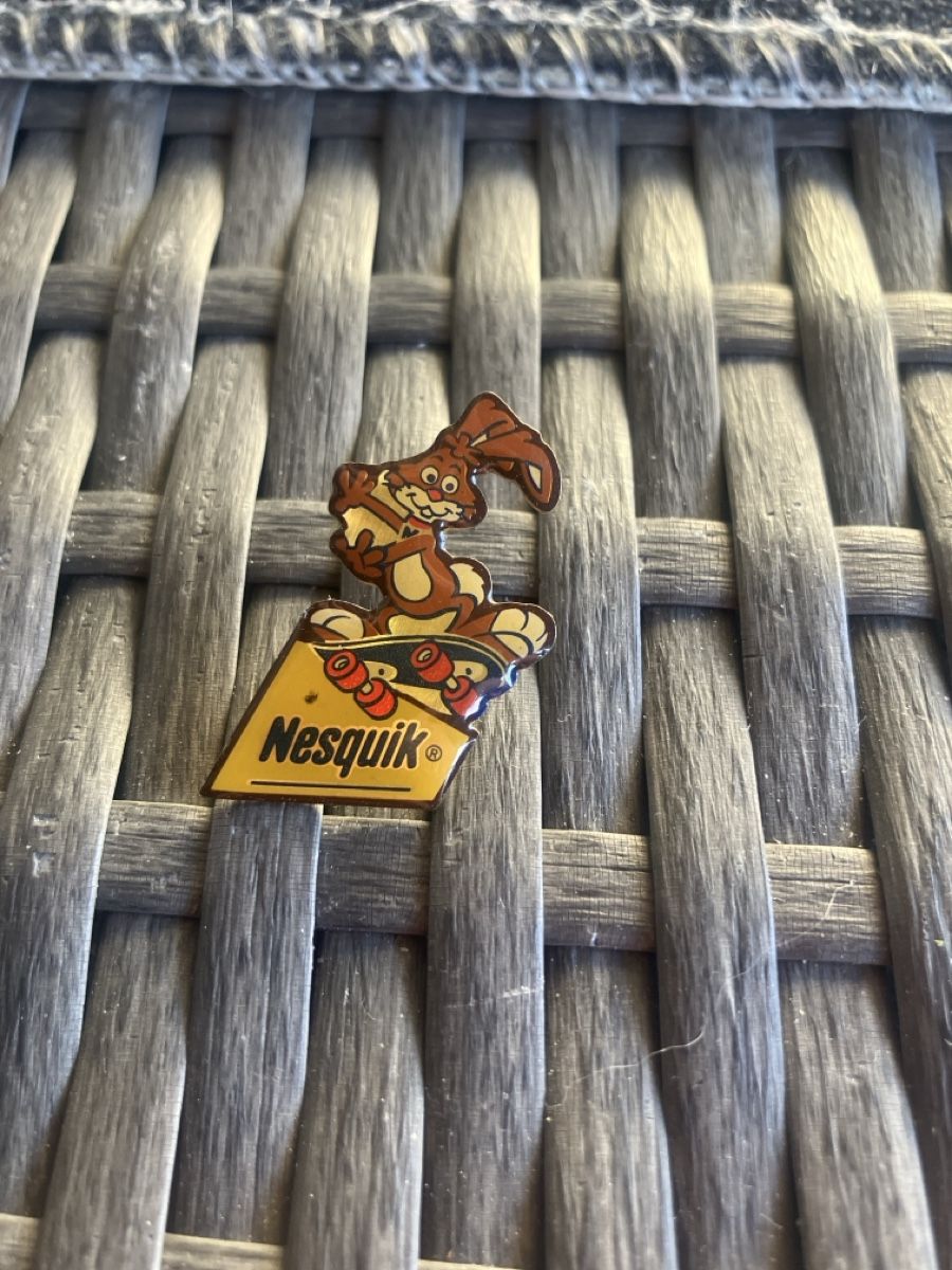 Plaquettes & Badges: Pin Nesquick – D'occasion à Eschlikon TG par Urs.knopf
