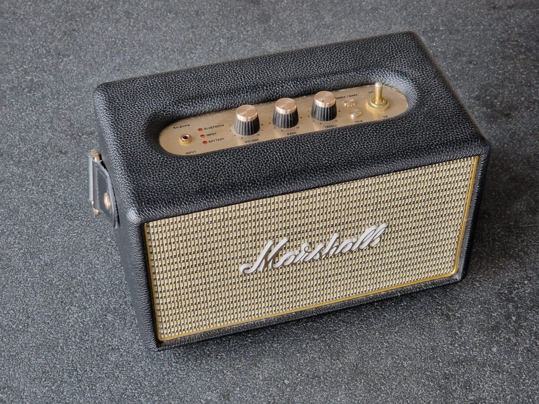 Marshall Casse acustiche: Marshall Kilburn  Bluetooth Lautsprecher Schwarz – Usato da Ruswil venduto da Humubobojeje