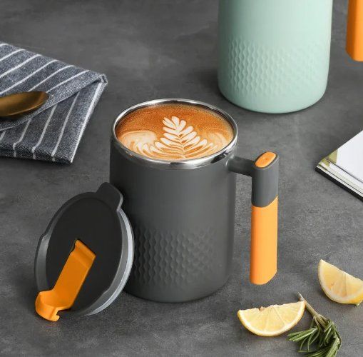 Tazze: NEUER isolierter Thermobecher 450ml hellgrau - 223436 – Nuovo (secondo la descrizione) da Küssnacht am Rigi venduto da Good4Deckeli 1