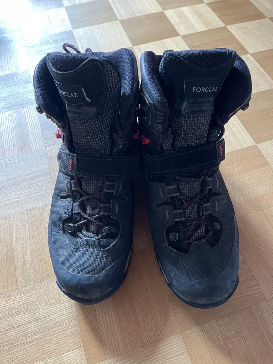 Decathlon Scarpe da uomo: Forclaz Wanderschuh ca. Grösse 42 – Usato da Unterlangenegg venduto da Webvi