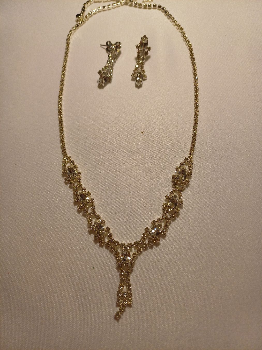 Sonstiger Schmuck: Parure cristal de Bohême blanc – Neu und originalverpackt aus Le Lignon von Brozova