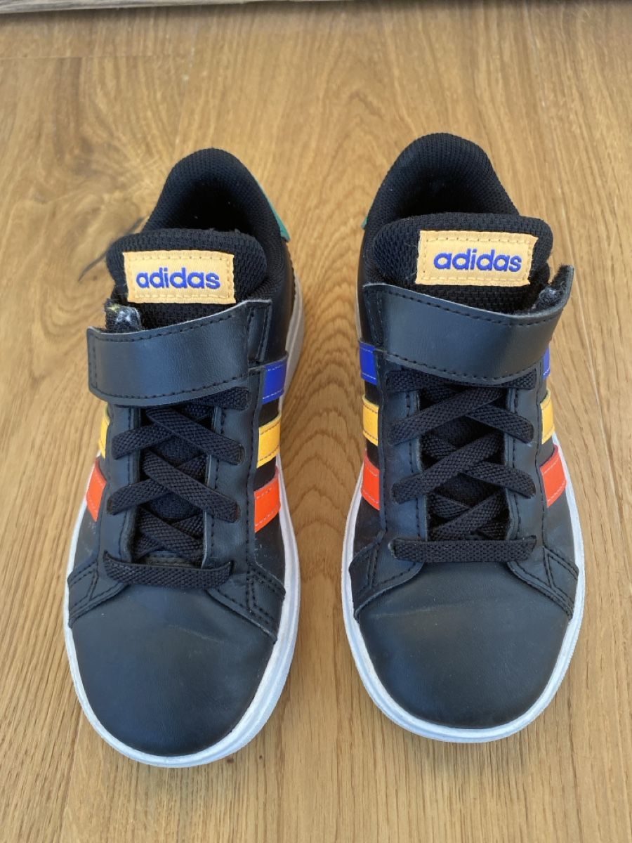 Adidas Scarpe per ragazzi: Baskets Adidas enfant pointure 28 – Usato da Riaz venduto da lae_w8v5 1