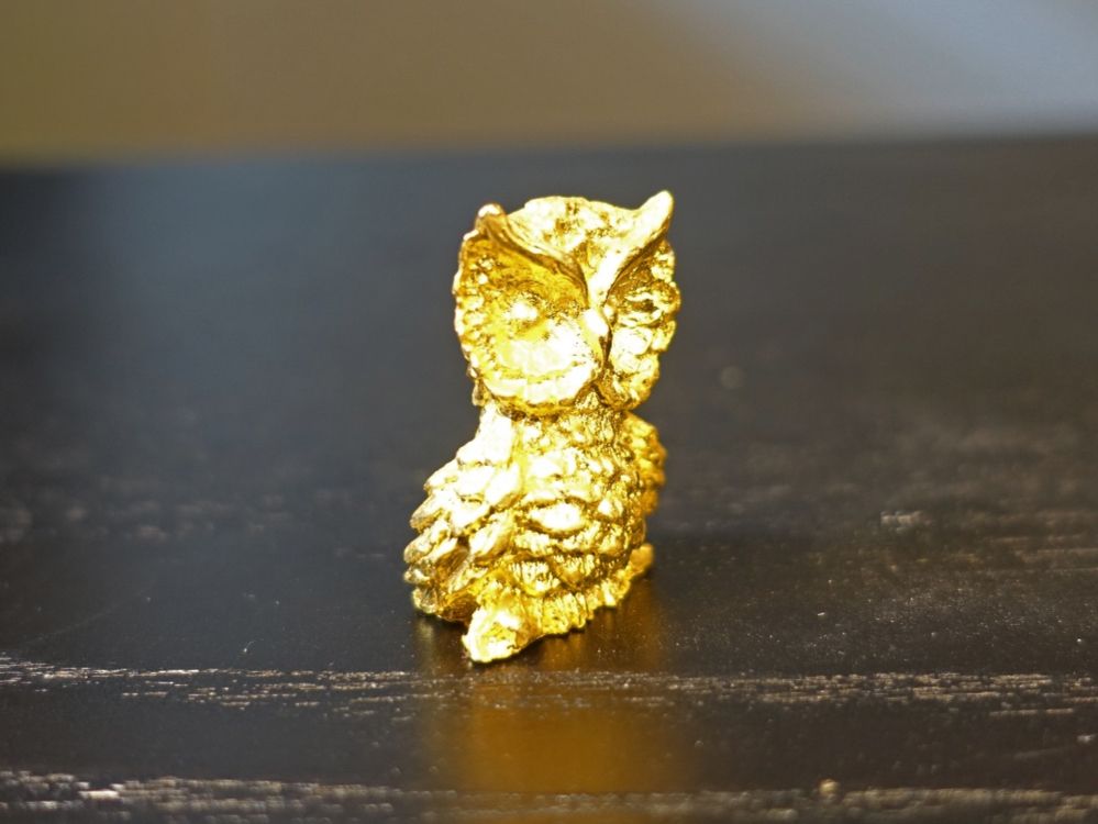 Statuette: Kleine, goldige Eule aus Metall – Usato da Russikon venduto da Eulenfeder 5