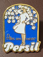 R447 - Pin Alles neu macht Persil Waschmittel / Frau
