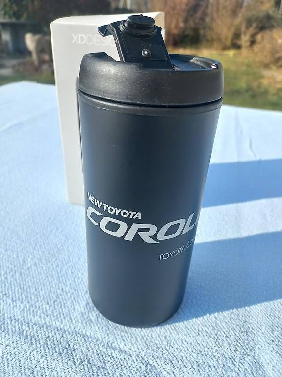 Tazze: Thermobecher - Kaffee / Tee - Becher Aufschrift Corolla – Usato da Frauenkappelen venduto da Chruetzhubel