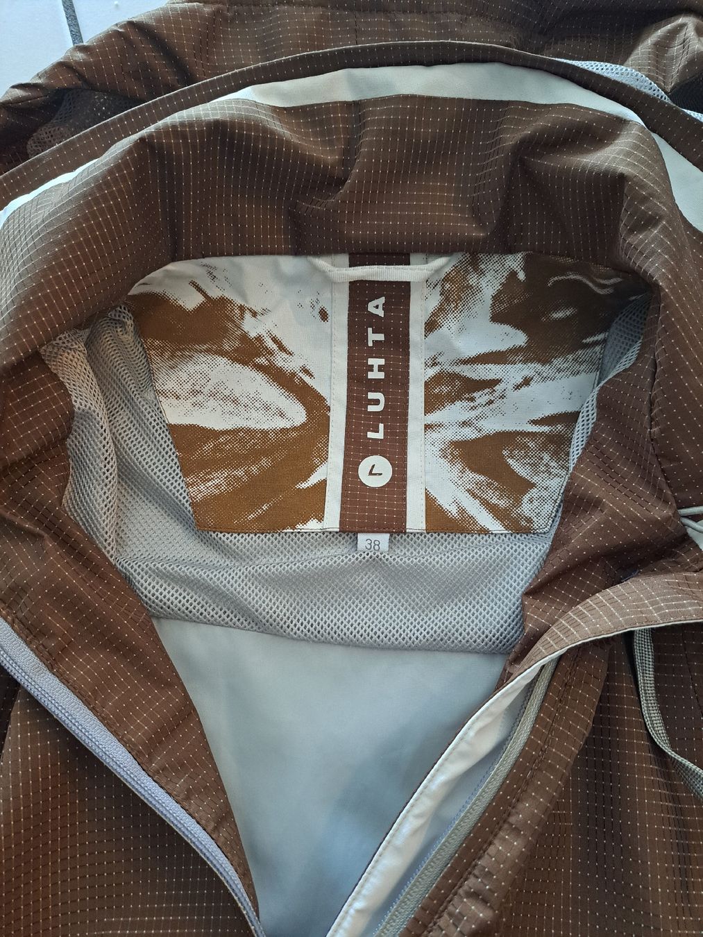 Luhta Giacche: Luhta Regenjacke, Grösse 38 – Usato da Villigen venduto da KaAn12 1