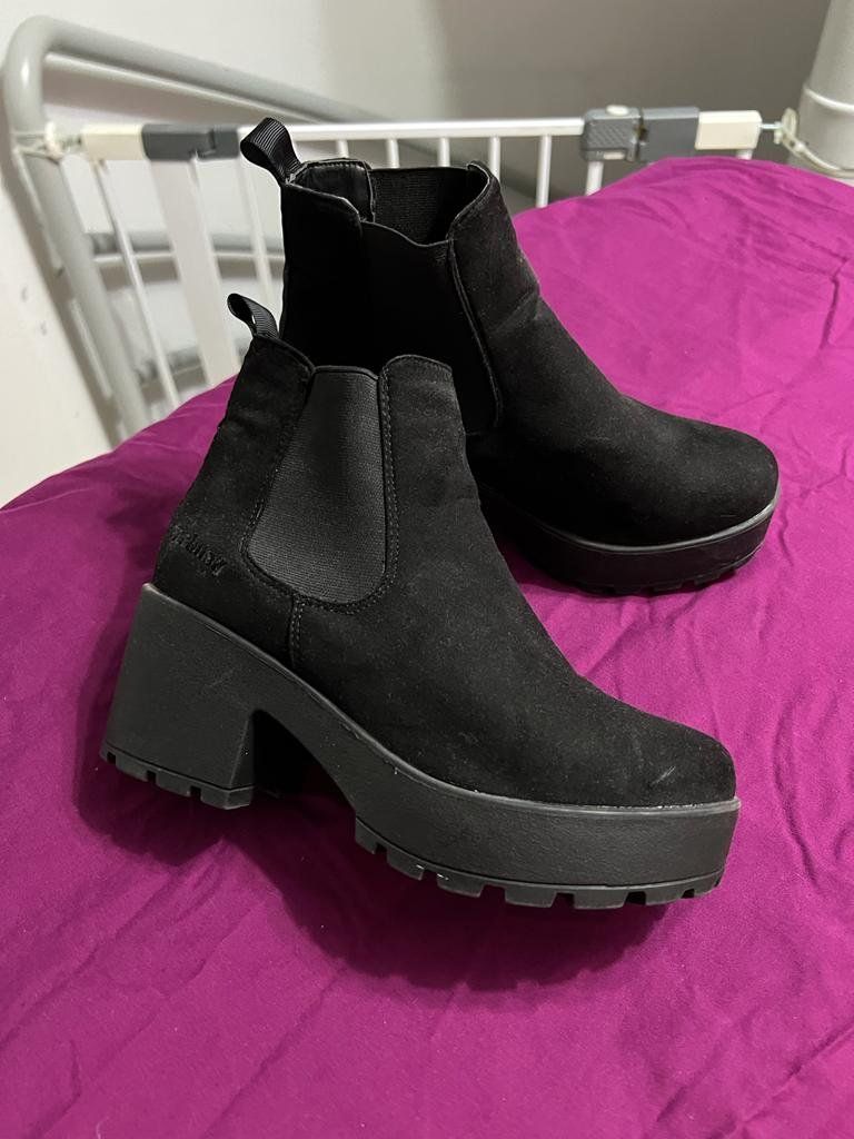 Scarpe da donna: Damen Stiefel schwarz – Usato da Lupfig venduto da Pluribus 2