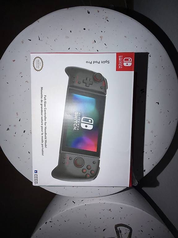 Konsolen: Switch OLED mit vielen Extras – Gebraucht aus Arbon von Mero_Az 1