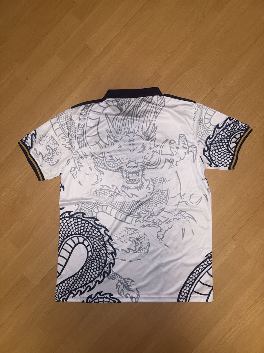 Adidas Canottiere & Pantaloni: Real Madrid Trikot Drachen-Design Grösse L – Nuovo (secondo la descrizione) da Au SG venduto da Dadi_Mkd 1