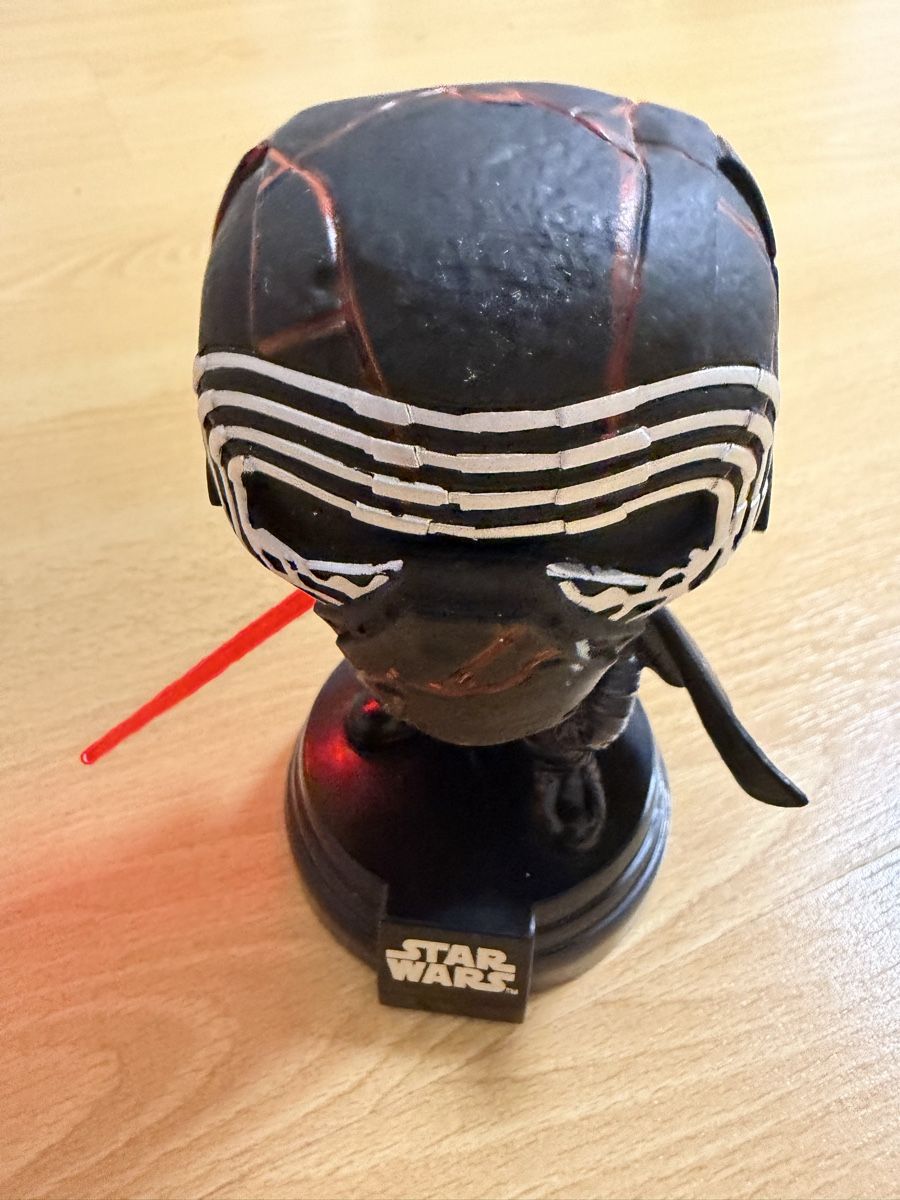 Funko Figuren: Funko Pop Kylo Ren  – Gebraucht aus Visp von amwegsvenja 2