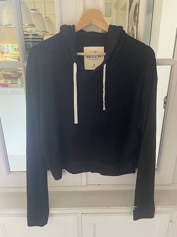 Maglioni & Felpe: Hollister pull capuche éponge noir  – Usato da Troinex venduto da nadinebmichaelson