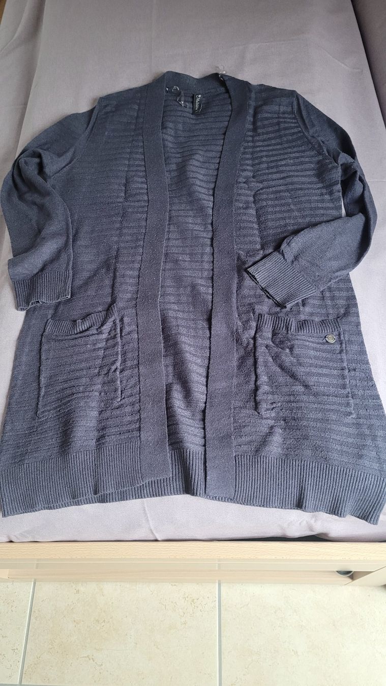 Giacche: Strickjacke Damen – Usato da Unterentfelden venduto da Koki4