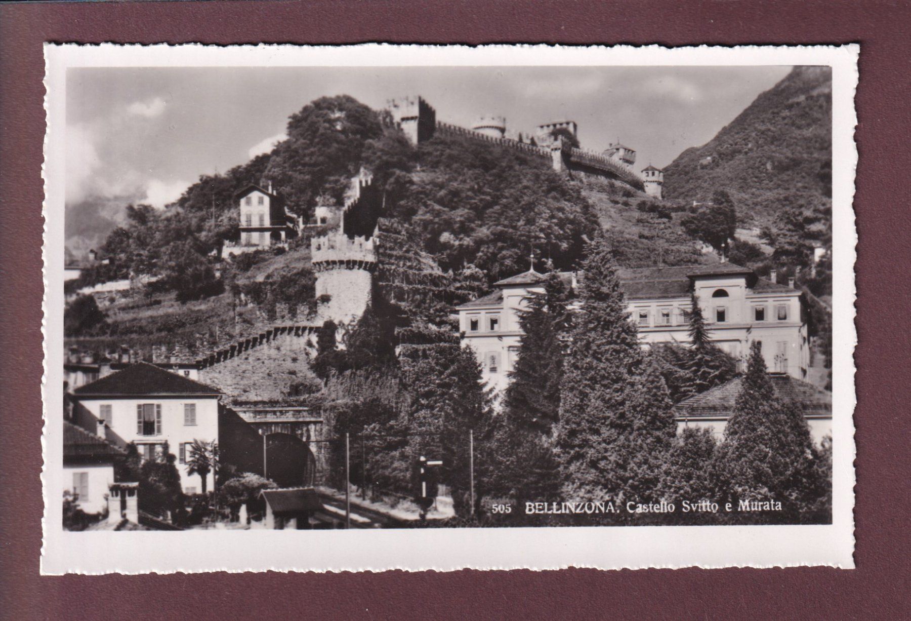 Cartoline postali: BELLINZONA - Castello Svitto e Murata – Usato da Pully venduto da nicecards