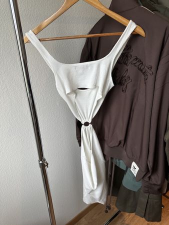 Bershka Sommerkleid Weiss mit Detail, Grösse S,!