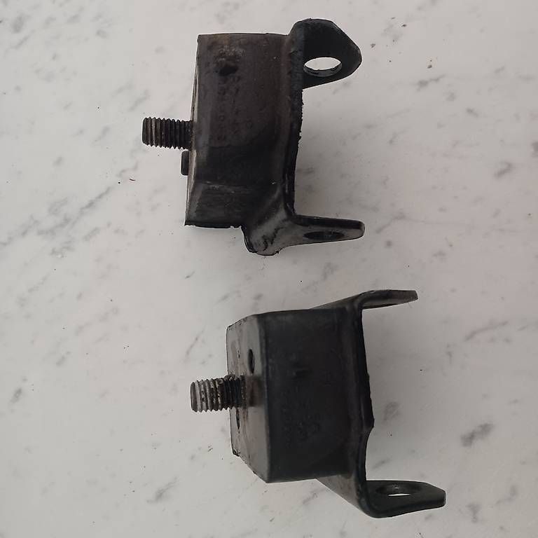 Accessori per altri veicoli: 2 Supporti motore nuovi – Usato da Castel San Pietro venduto da iva_dvm7