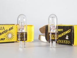 2 lampes à arc concentré au zirconium des années 1950
