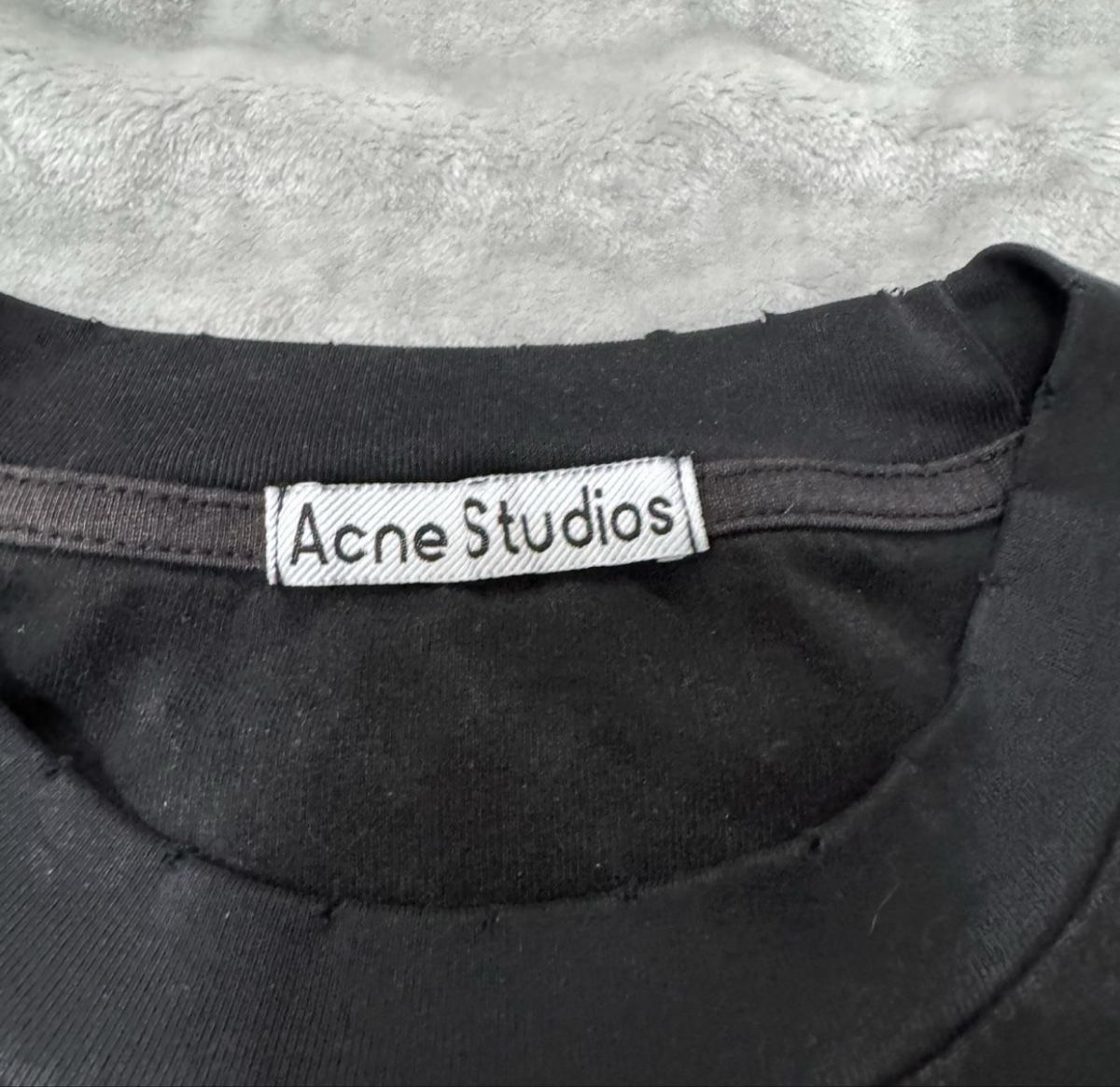 Acne Studios T-shirt: Vintage acne studios longsleeve – Nuovo (secondo la descrizione) da Allschwil venduto da lor_6cgq 1