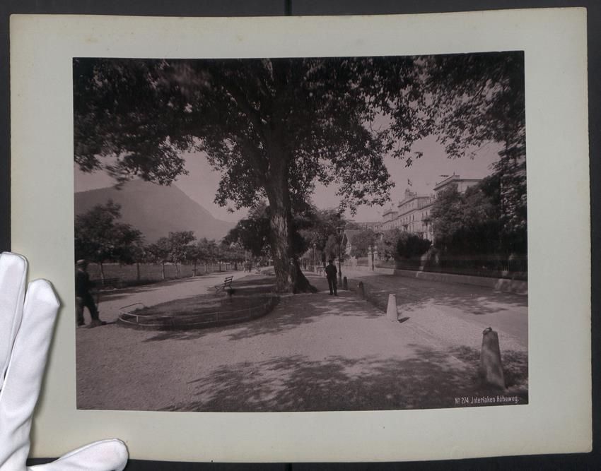 Fotografie & Manifesti: Fotografie Interlaken, Höheweg mit Hote – Usato da Berlin venduto da bartko-reher