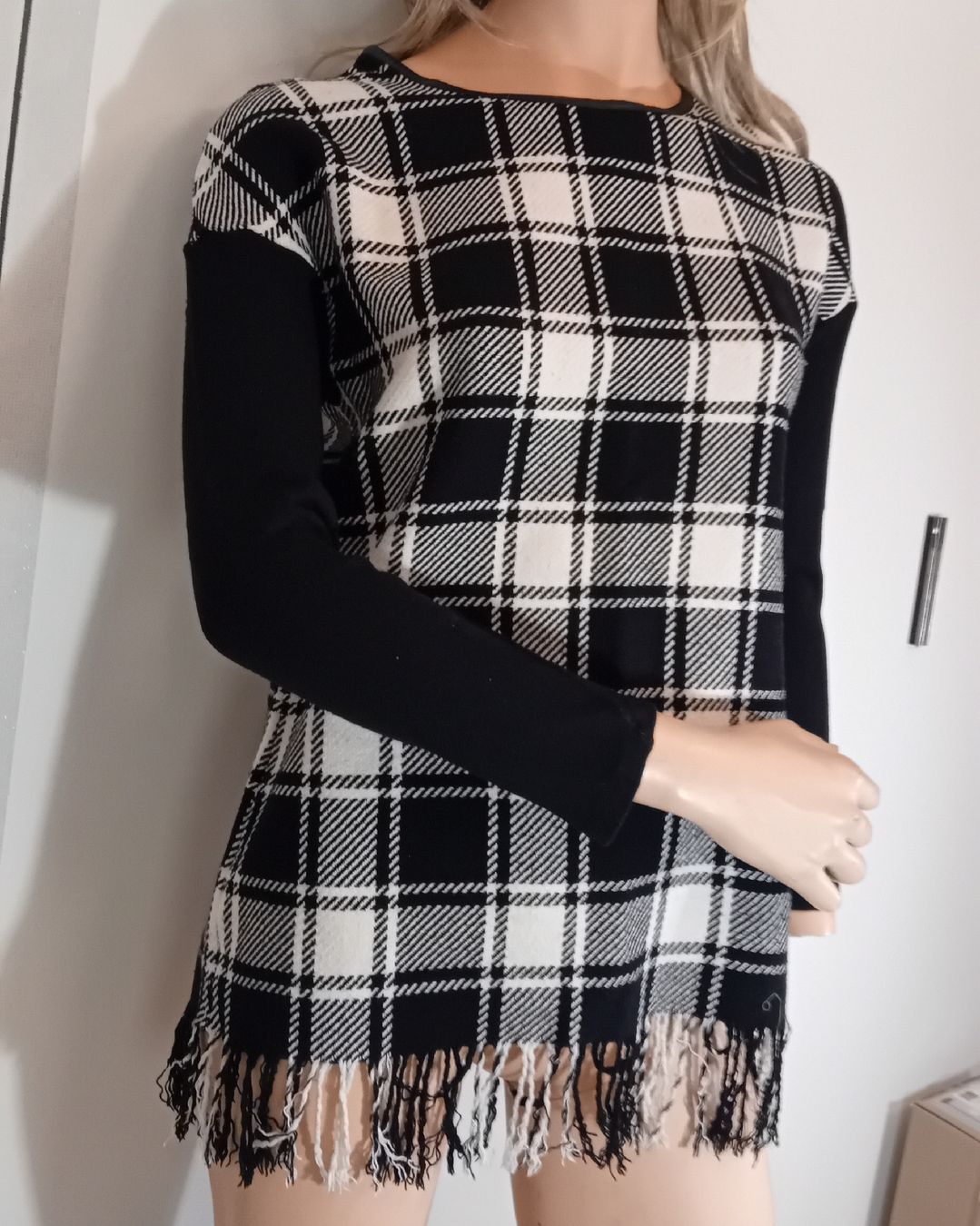 Intimissimi Top: Intimissimi Plaid Fringed Top. – Nuovo (secondo la descrizione) da Effretikon venduto da bal_g9ss