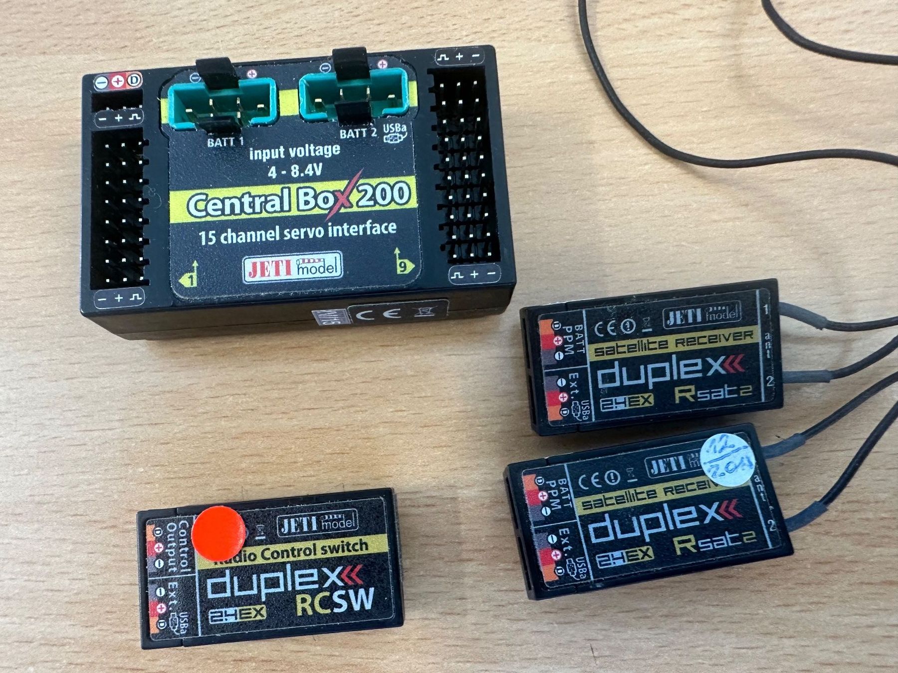 Jeti Receiver: JETI Central Box CB220 + 2x Rsat2 + RC Switch – Gebraucht aus Rafz von Store41