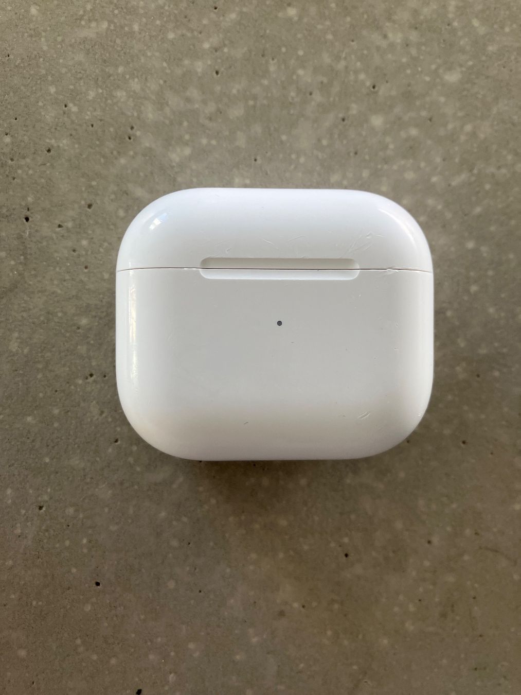 Apple Kopfhörer: Apple AirPods 3 Case – Gebraucht aus Lausanne von mr.v 1