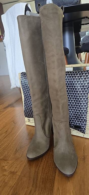 Chaussures femmes: Stiefel aus Leder – D'occasion à Herrliberg par jen_h52z 4