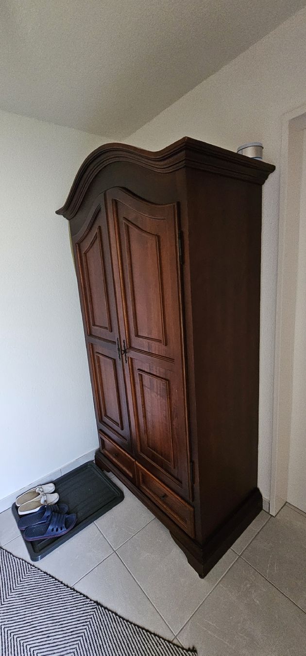 Armadi: Kleiderschrank Massiv Holz – Usato da Bilten venduto da Stefan6363 1