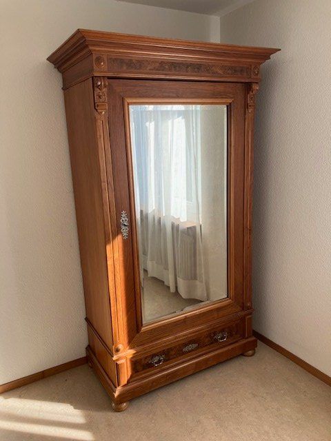 Schränke: Schlafzimmer-Spiegelschrank – Gebraucht aus Aarau von mar_226g