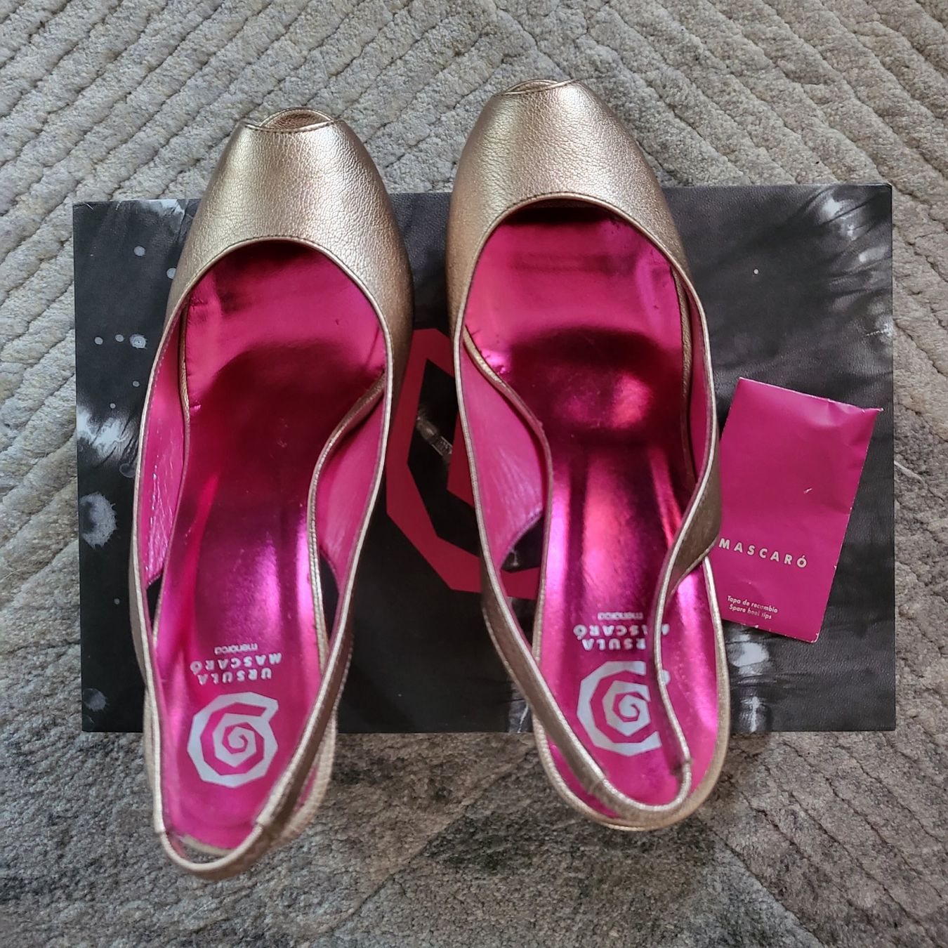 Scarpe da donna: Escarpins Ursula Mascaro  dorés, T38. – Nuovo e nell'imballaggio originale da Neuchâtel venduto da wikit 2