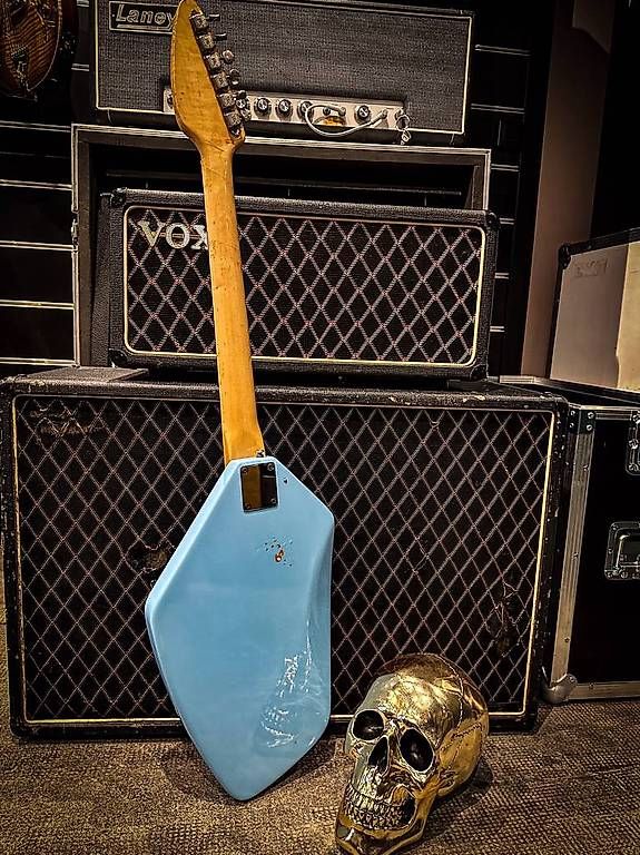 Strumenti musicali: Vox phantom 2 guitar 1964 – Usato da Montreux venduto da Alligator-AMPS 3