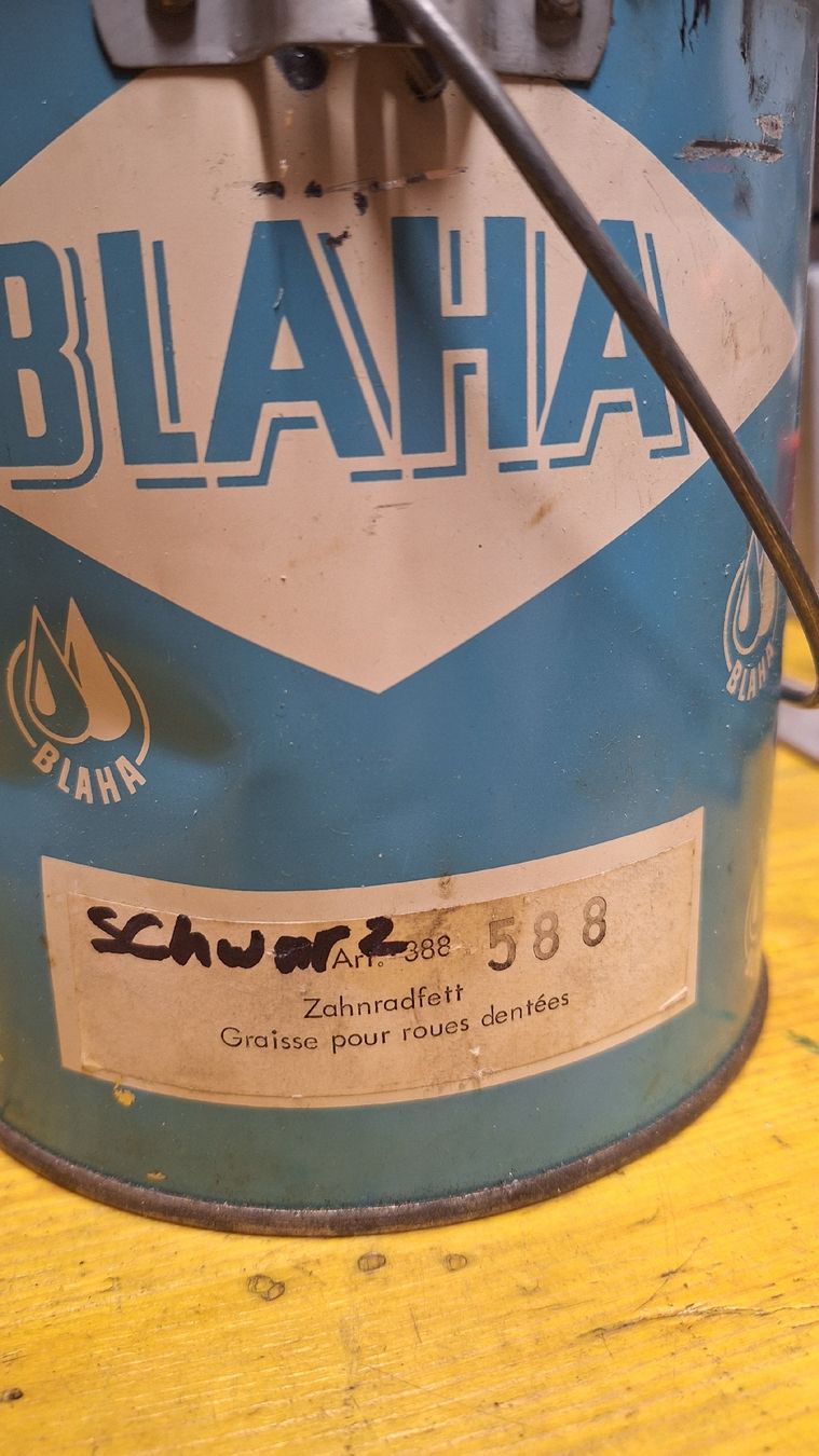 Tutti gli attrezzi: Blaha Zahnradfett schwarz ca. 2 Kg – Usato da Rüfenacht BE venduto da Brunni81 7