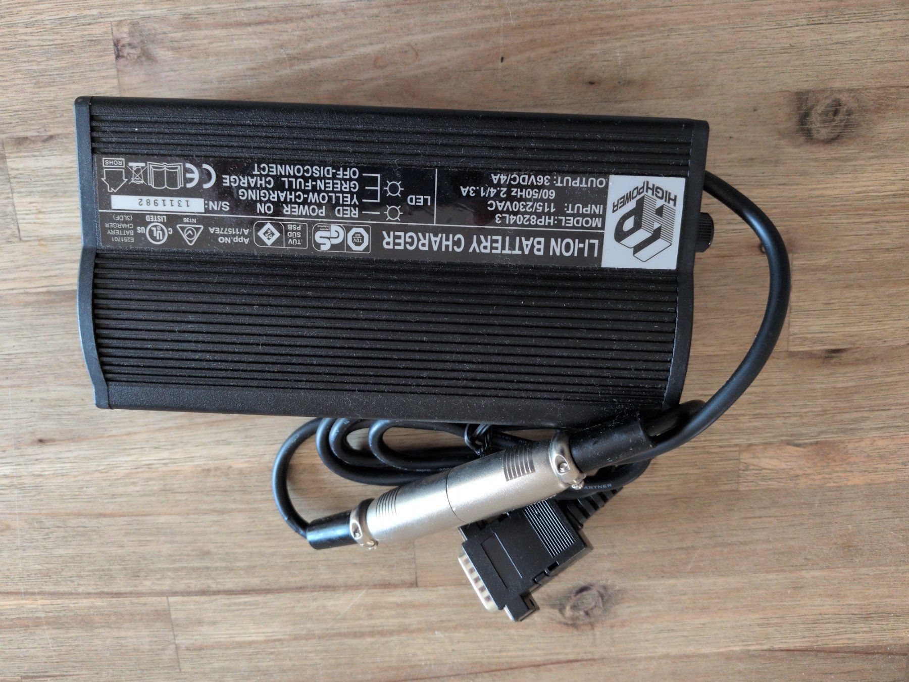 Bionx Caricabatterie: BionX Ladegerät HP8204L3 – Usato da Finstersee venduto da alexsv 1