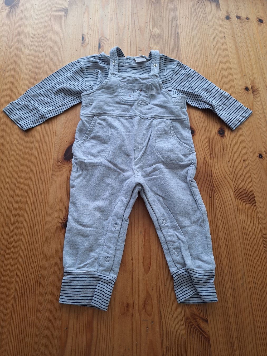 Lotti & Set di vestiti: 5-teiliges Kleiderset Grösse 74 – Usato da Aesch BL venduto da ChezToKa 2
