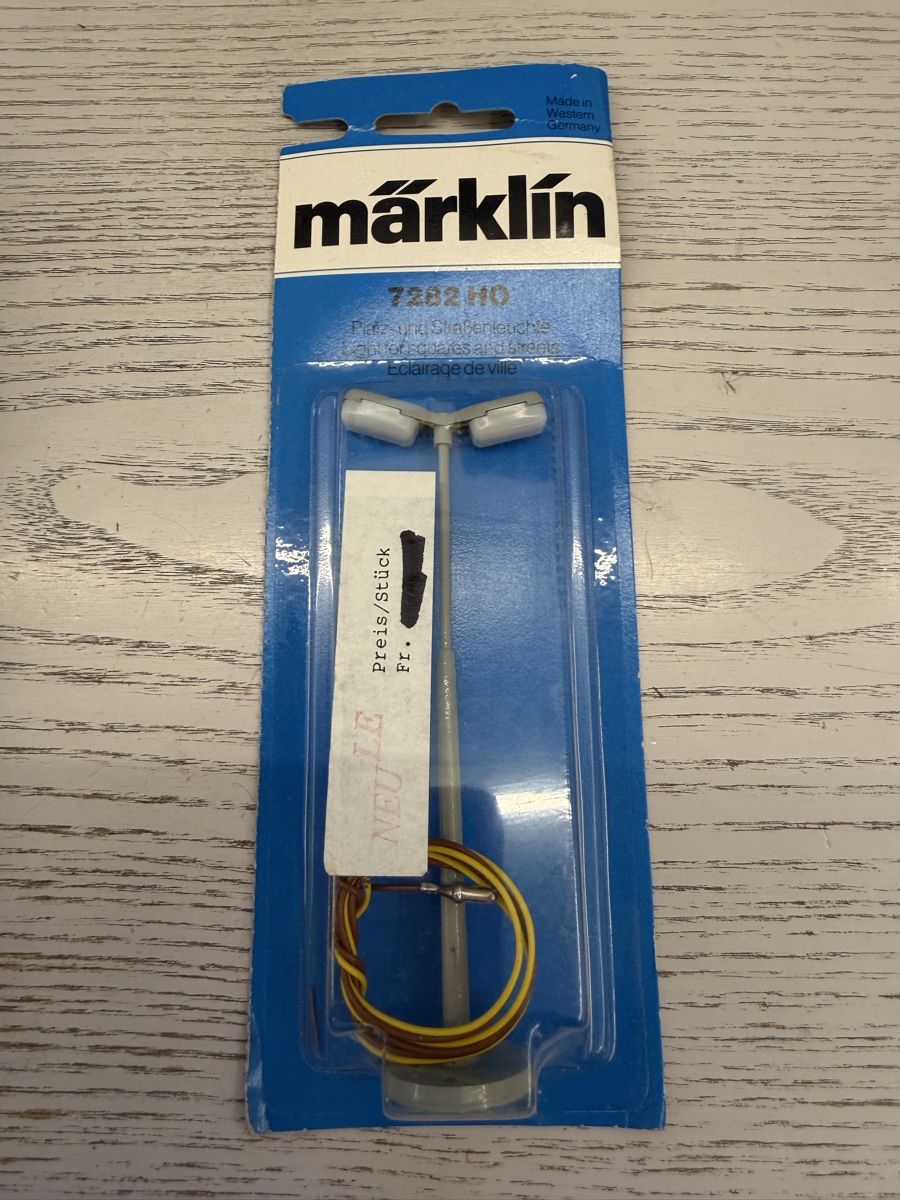 Märklin Modellini di ferrovie: Märklin 7282 Platz- und Strassenleuchte – Nuovo e nell'imballaggio originale da Lupsingen venduto da New-Haven