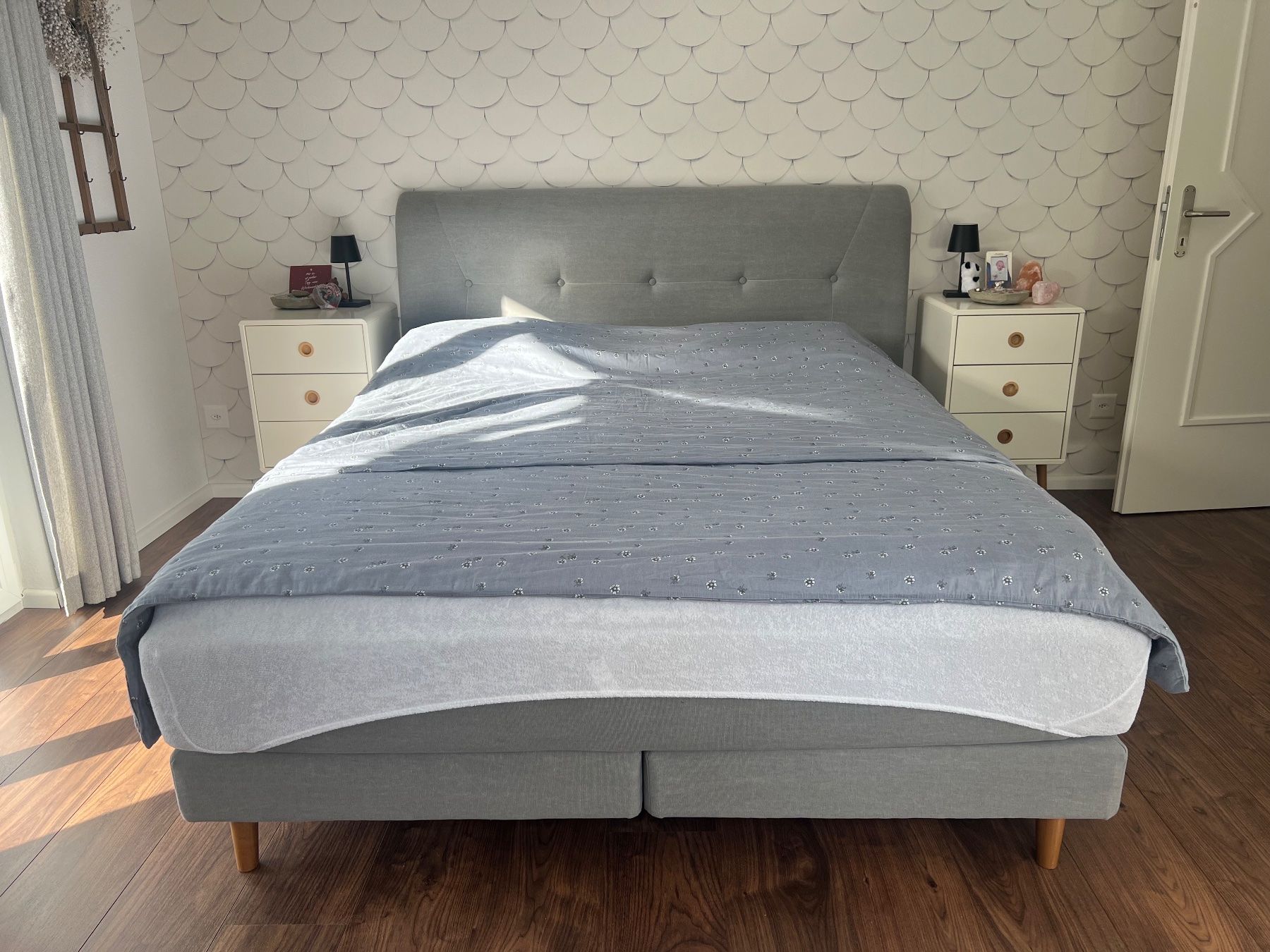 Betten: Boxspringbett Hellgrau – Gebraucht aus Matzendorf von jasmine9 6