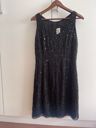Kleid schwarz Grösse M Perlen bestickt 