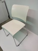 9 Vitra Stühle weiss mit Metallgestell, gebrauchter Zustand