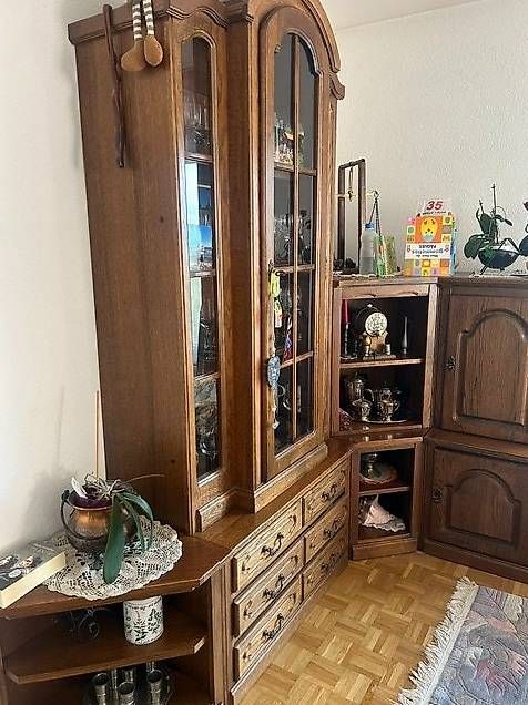 Vitrinen:  Vitrine en rangement  – Gebraucht aus Chézard-St-Martin von Famille.Richard 1