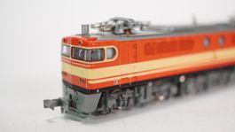 e37 Spur N Kato JP E-Lok cremeorange / Spielware