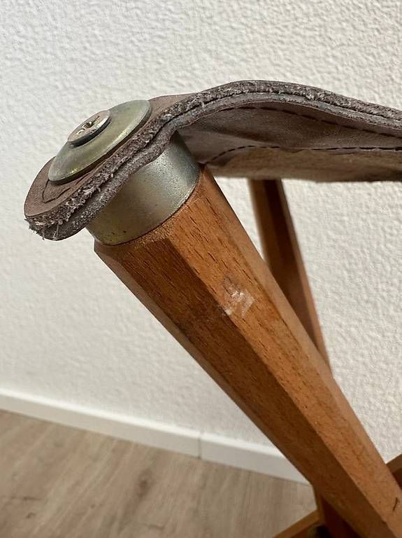 Sgabelli: Holz Klapphocker mit Leder Sitzfläche Mabef – Usato da Obernau venduto da Arche_Noah_Brocki 5