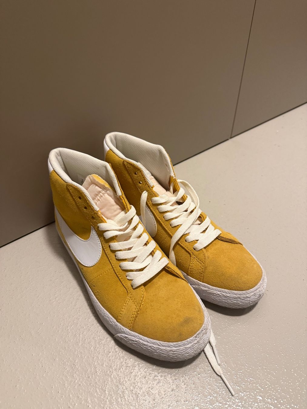 Scarpe da uomo: Chaussures Nike – Usato da Vandoeuvres venduto da iga_zzg6
